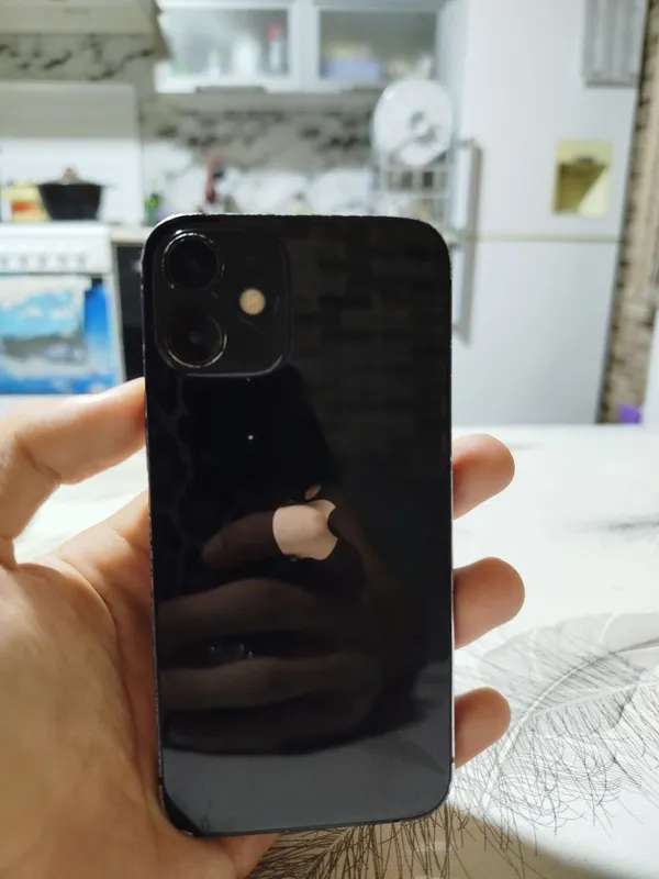 Iphone 12 mini steklo singan Iphone 12 mini steklo singan