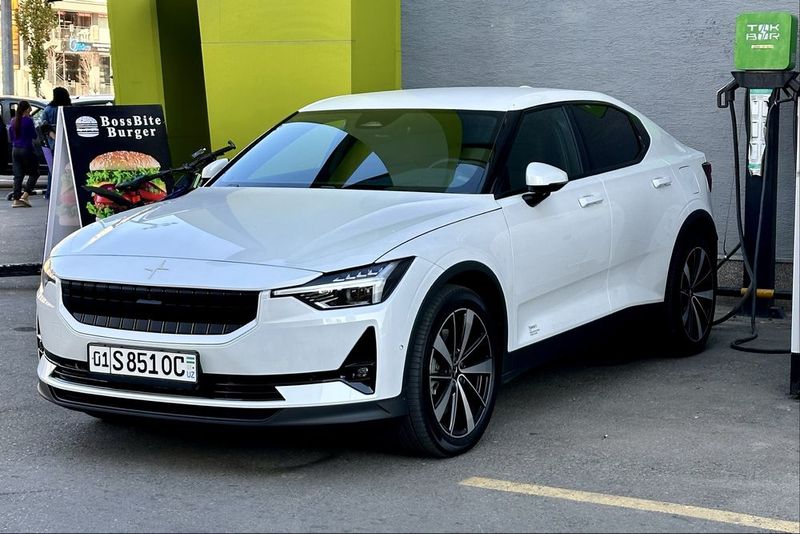 Polestar 2 суперкар