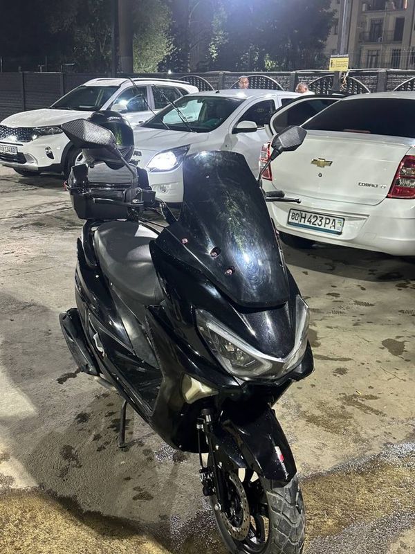 Skutr sotladi sroshni 6 500 bolshi shu yurgan masofasi 15000 min km