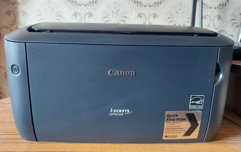 Canon LBP6030B принтер с коробкой Canon LBP6030B принтер с коробкой