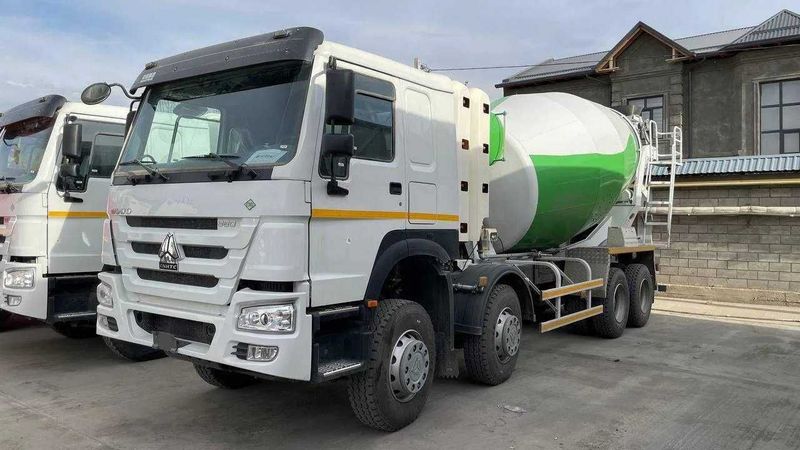 Автобетономиксер Sinotruk Howo-7 8x4 CNG 12 Куб nasiya savdo