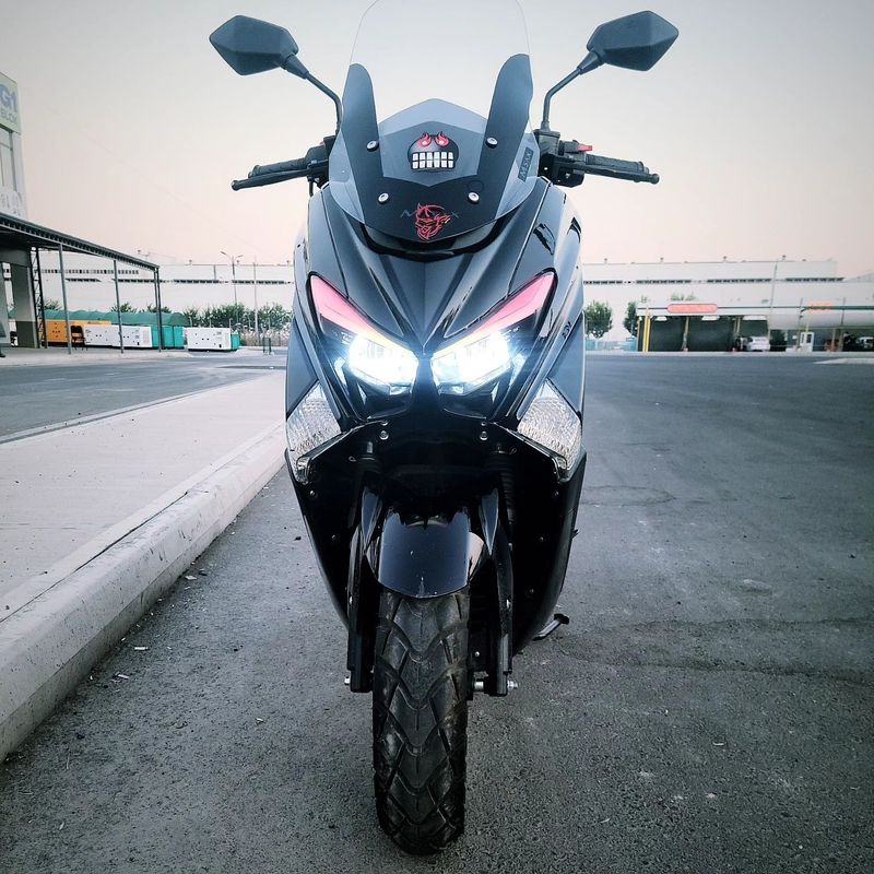 Скутер t-max в хорошем состоянии Скутер t-max в хорошем состоянии