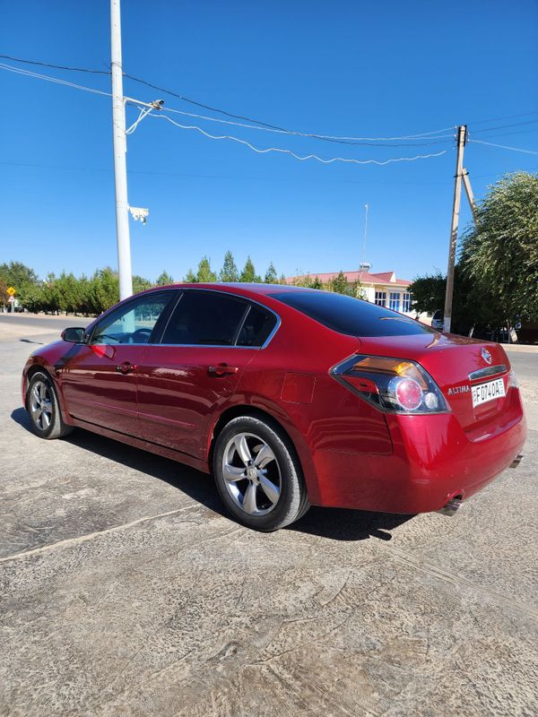 Nissan Altima 2008 avtomat, metan benzin