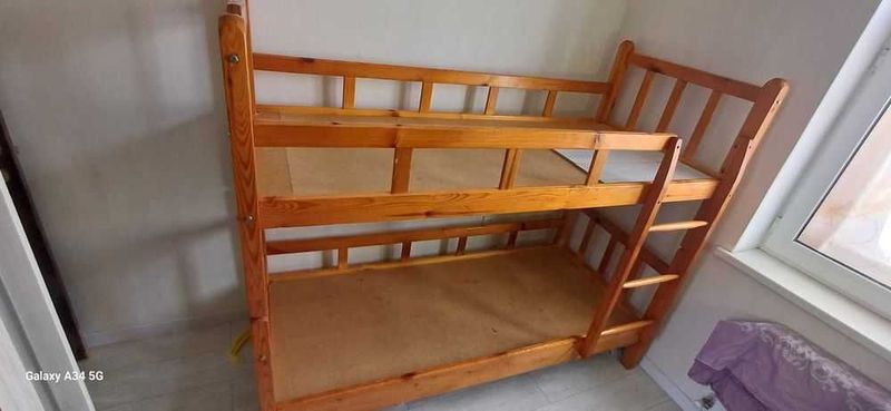 Срочно .Продаю кровать двухэтажный Срочно .Продаю кровать двухэтажный