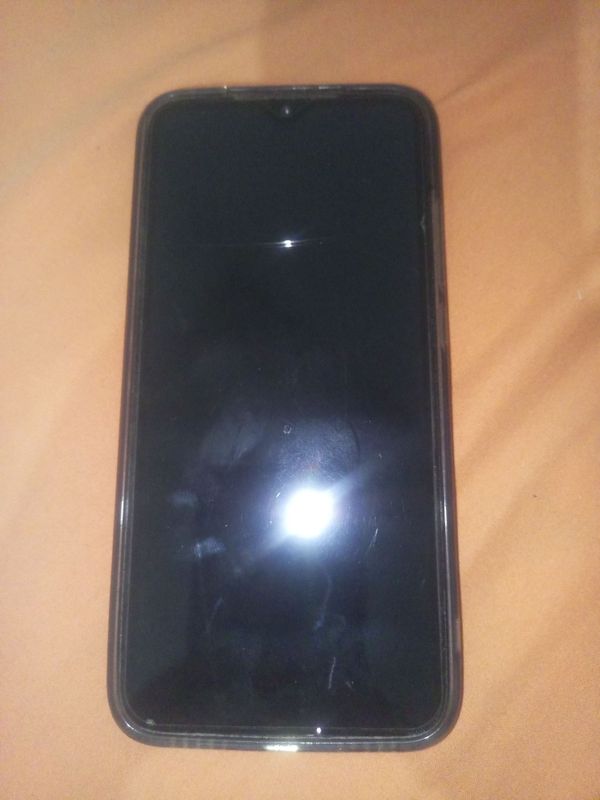redmi 7  32 GB xotira ishlashi yaxshi 2021 yil