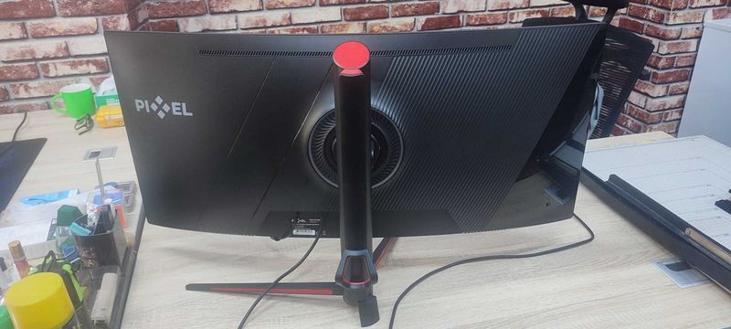 32 talik Monitor sotiladi