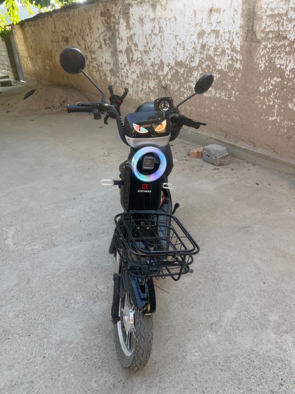 Skuter sotiladi Skuter sotiladi