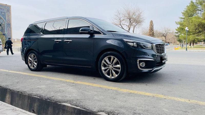 Kia carnival sotiladi Kia carnival sotiladi
