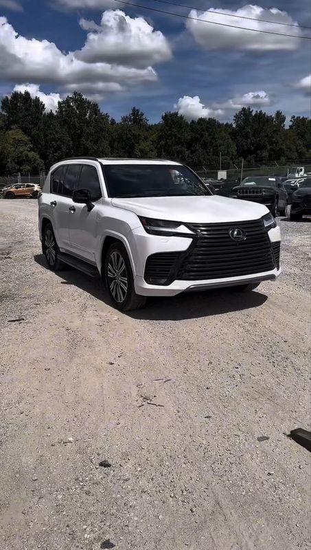 Lexus LX700h 2025
