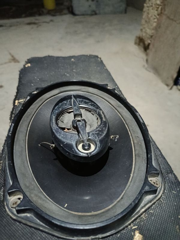 Pioneer kalonka Vetnam 300 W sotiladi Pioneer kalonka Vetnam 300 W sotiladi