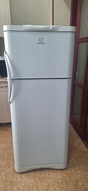 Холодильник INDESIT