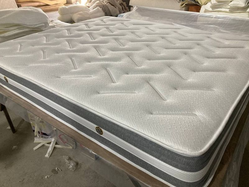 Matras sexi arzon va sifatli muximi birinchi qoʻl Matras sexi arzon va sifatli muximi birinchi qoʻl