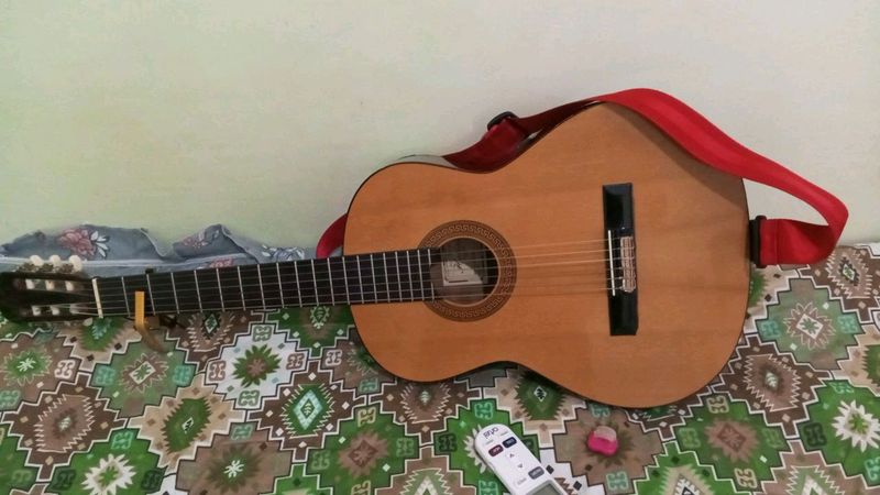 Gitara klasikka holati yaxshi termiz +998886546555 Gitara klasikka holati yaxshi termiz +998886546555