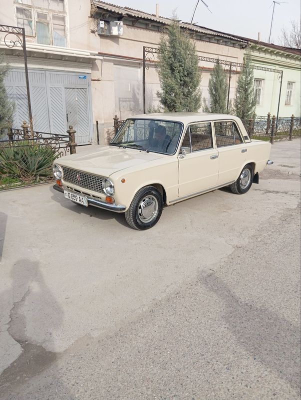 Vaz 21 013 srochna sotiladi