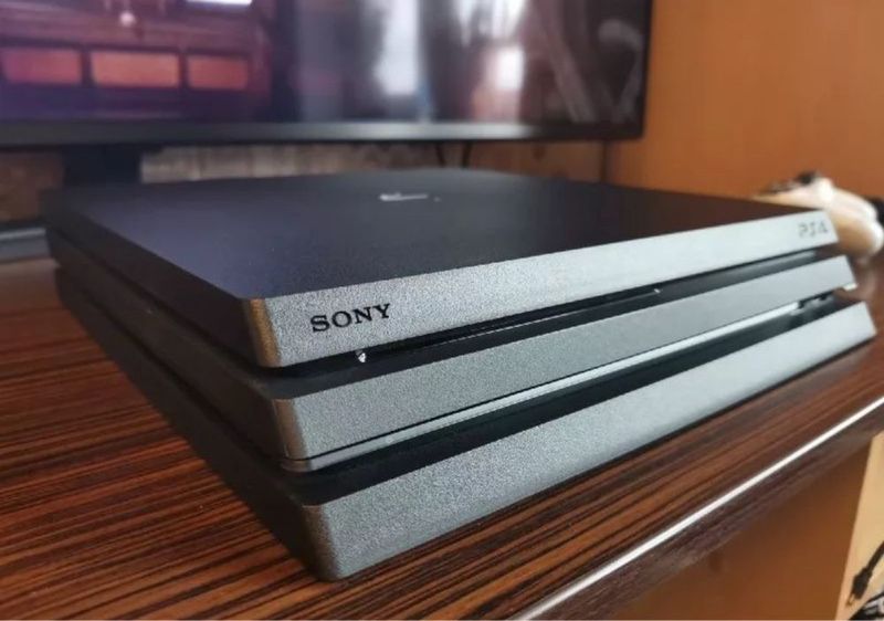 Playststion 4 pro 320 ssd