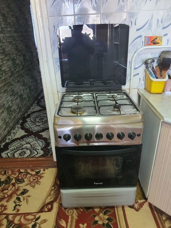 Gaz plita sotiladi Gaz plita sotiladi