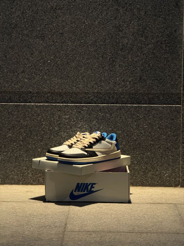 Nike Air Jordan 1 Low x Travis Scott x Fragment Nike Air Jordan 1 Low x Travis Scott x Fragment