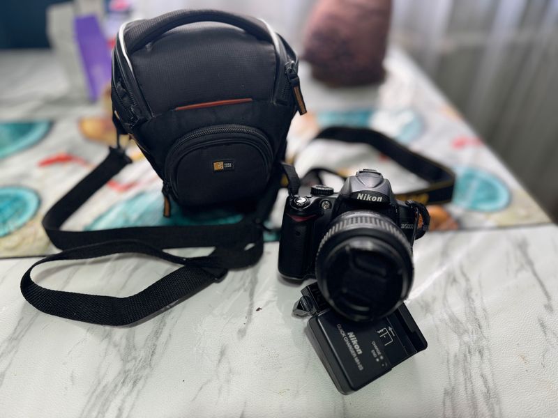 Nikon D5000 фотоаппарат Nikon D5000 фотоаппарат