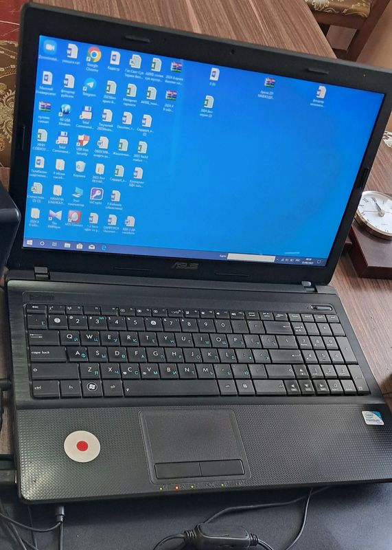 noutbuk Asus xolat