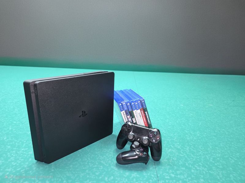 Playstation 4 slim Playstation 4 slim