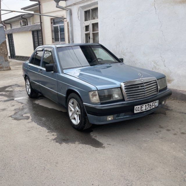 Срочно продаётся автомобиль Срочно продаётся автомобиль