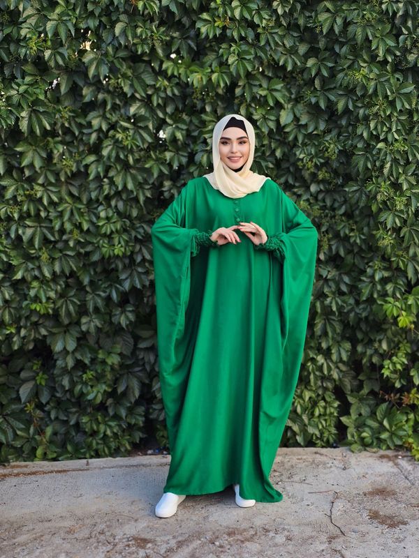 Tabiiy belmando matosidan tikilgan keng abaya – Широкое абайя Tabiiy belmando matosidan tikilgan keng abaya – Широкое абайя