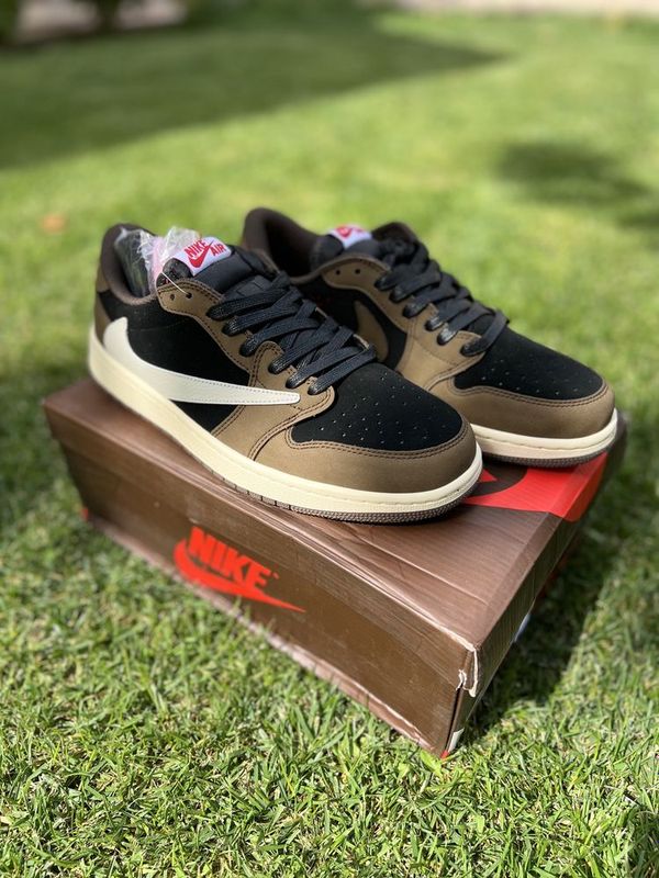 Air Jordan 1 Low Travis Scott