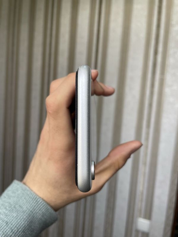 Iphone xr 128talik oq rangi