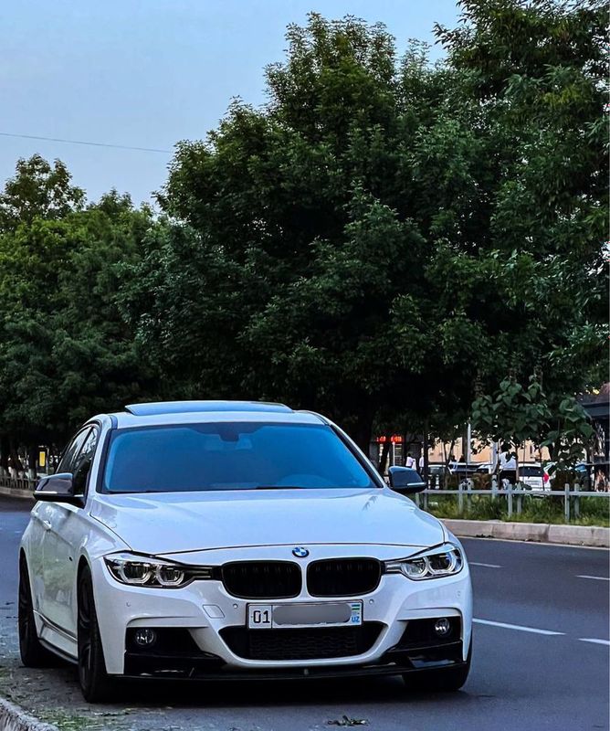 BMW 328i F30 2013