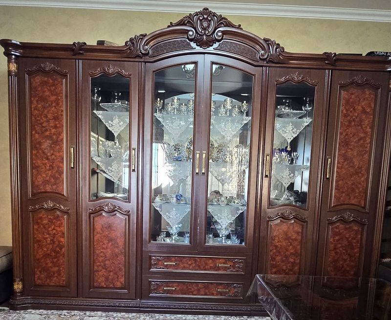 Срочно продаётся стенка Срочно продаётся стенка