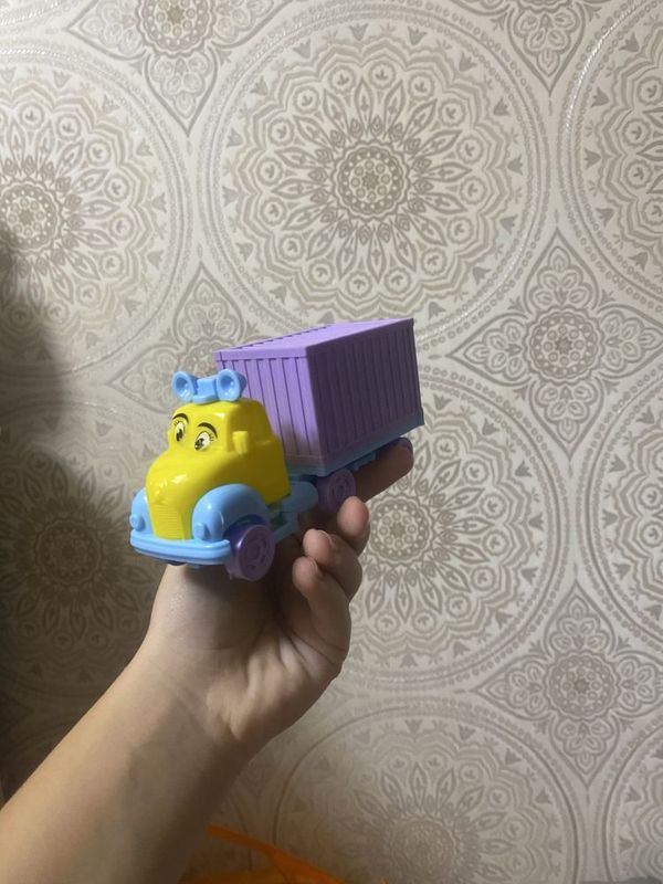 Милая машинка грузовик Милая машинка грузовик