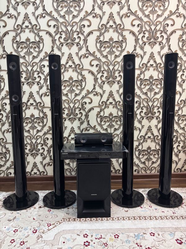 Samsung 3D Blu-ray домашний кинотеатр HT-J5550K Samsung 3D Blu-ray домашний кинотеатр HT-J5550K