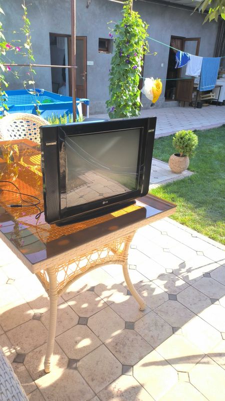 Televizor sotiladi Televizor sotiladi
