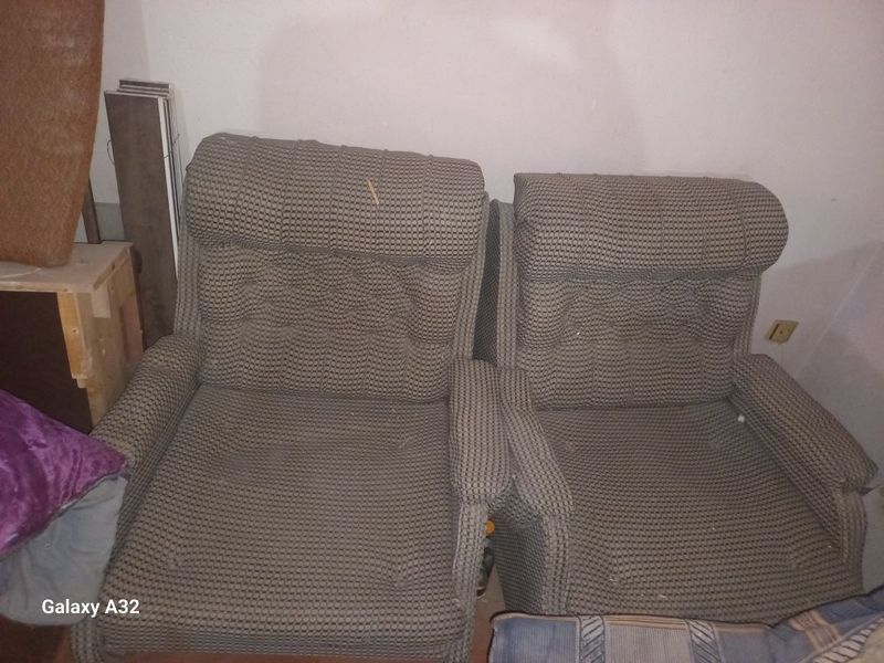 Кресло 2 штук продаю в идеальном состоянии Кресло 2 штук продаю в идеальном состоянии