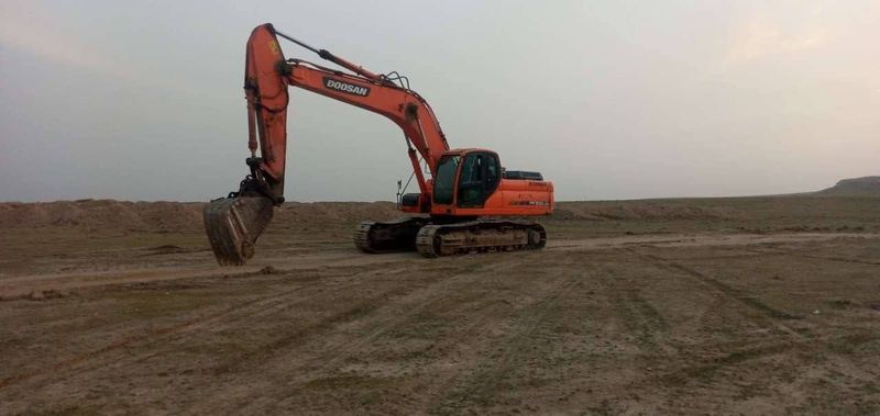 Ekskavator Doosan. EXCAVATOR DOOSAN DX300 LC