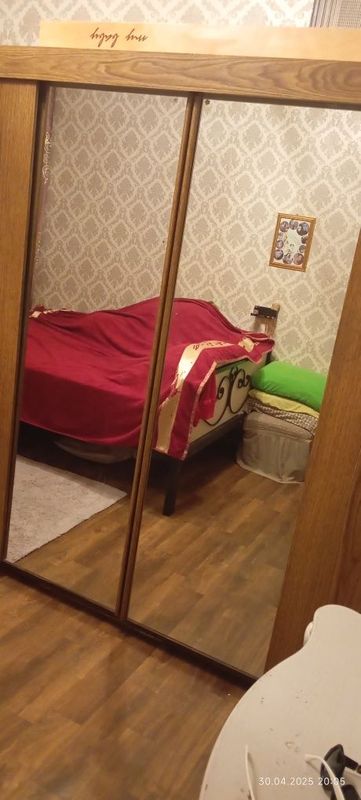 Югославский шифоньер хорошего качества четырех створчетый Югославский шифоньер хорошего качества четырех створчетый