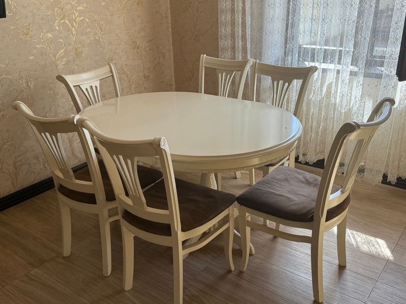 Стол и стулья Стол и стулья