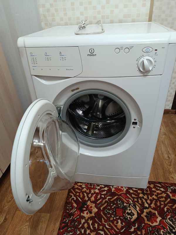 Стиральная машина Indesit W181 5кг Стиральная машина Indesit W181 5кг