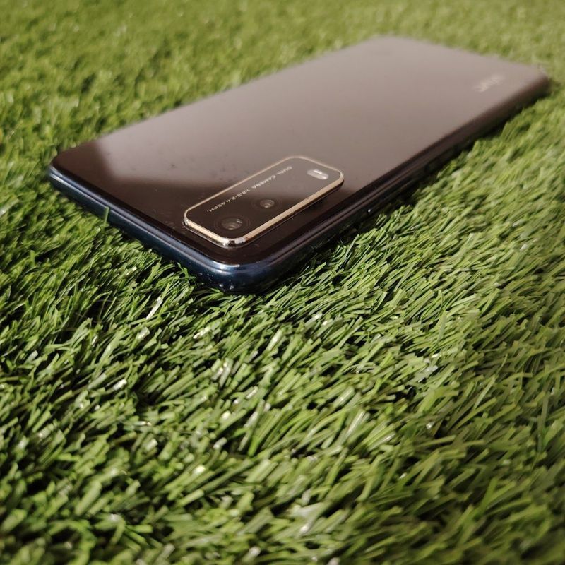 Vivo V2027 sotiladi Vivo V2027 sotiladi