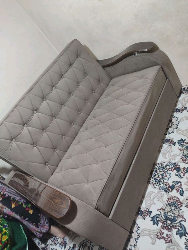 divan spalniy