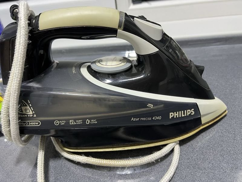 Утюг PHILIPS AZUR PRECISE 4340 мощность 2400 W STEAM TIP .Сингапур.