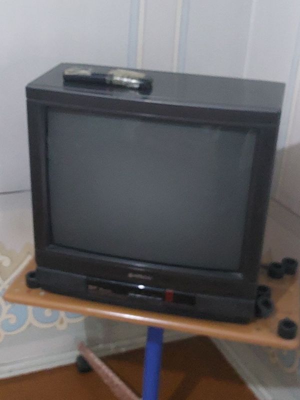 Telvizor ishlidi butun Telvizor ishlidi butun
