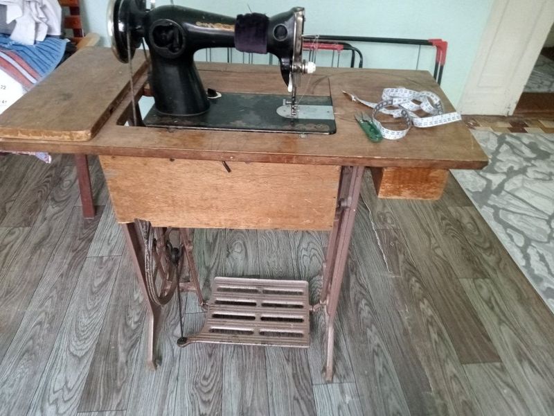 Tikuv mashinasi ideal holatda Tikuv mashinasi ideal holatda