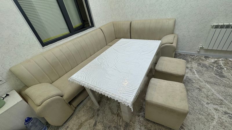 Ugolok divan Ugolok divan