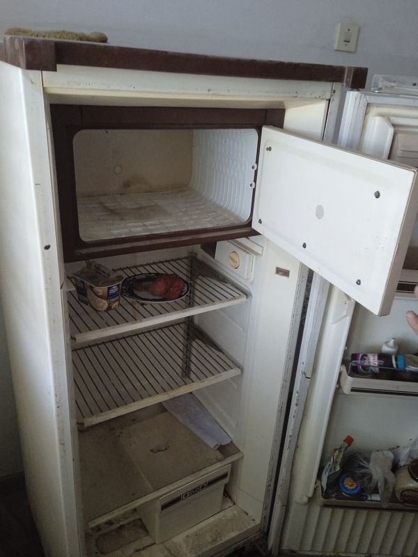 Срочно продам холодильник Срочно продам холодильник