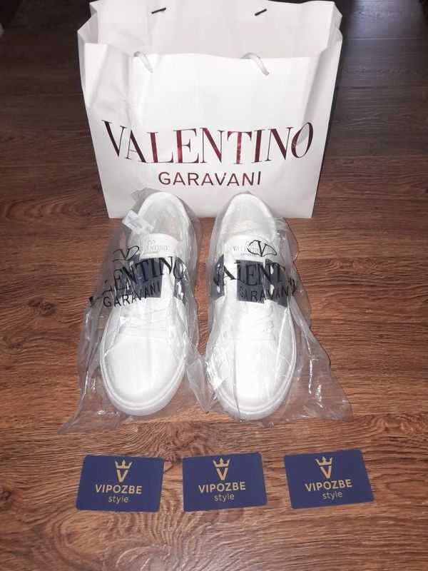 В наличии Valentino