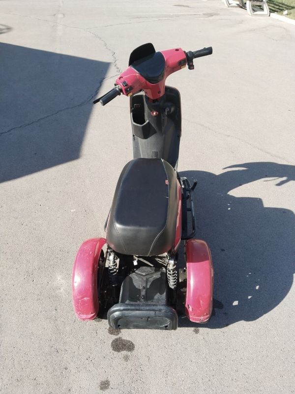Elektro skuter trisikl