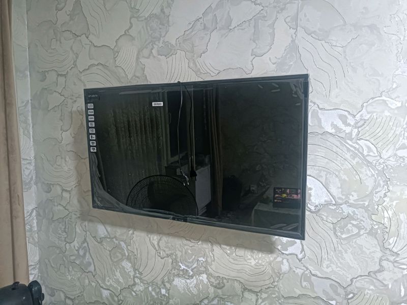 Tv Televizor sotiladi aytarlik ishlatilmagan r Tv Televizor sotiladi aytarlik ishlatilmagan r