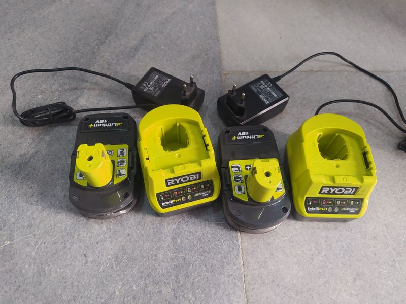 RYOBI батарейка и зарядки оригинальные RYOBI батарейка и зарядки оригинальные
