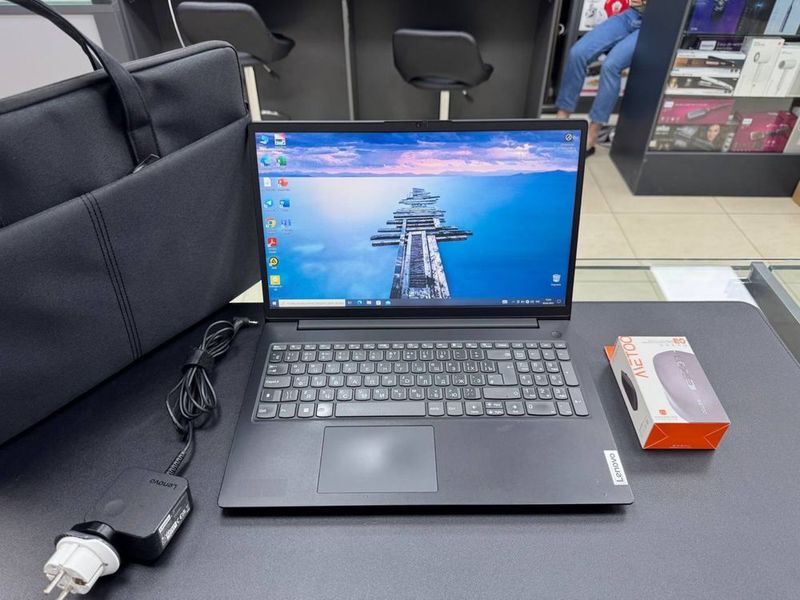 Lenovo V15 Black 2024 Amd Athlon Silver 7120 Ozu-8gb Ssd-256gb Lenovo V15 Black 2024 Amd Athlon Silver 7120 Ozu-8gb Ssd-256gb